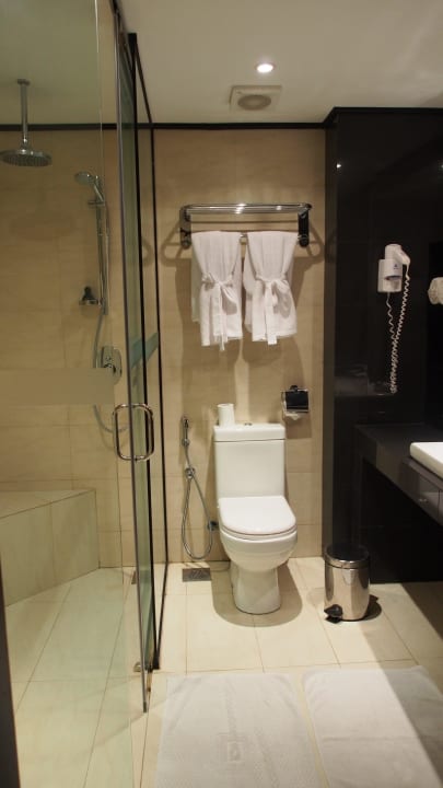 Badezimmer Deluxezimmer EKHO Surf