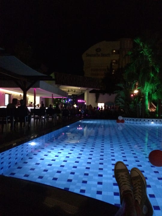 Pool bei Nacht Port Side Resort Hotel