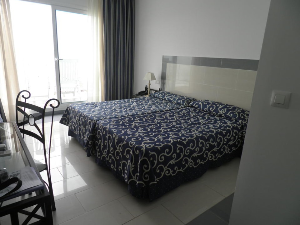 Zimmer FERGUS Conil Park