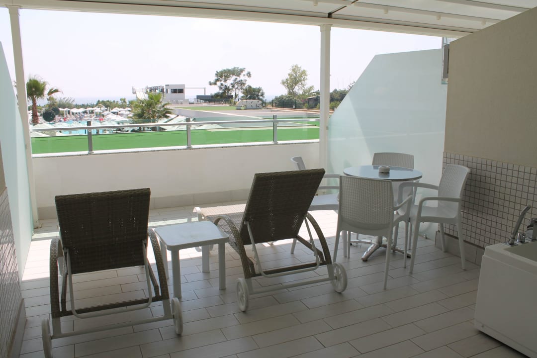 Terrasse am Deluxezimmer White City Resort Hotel