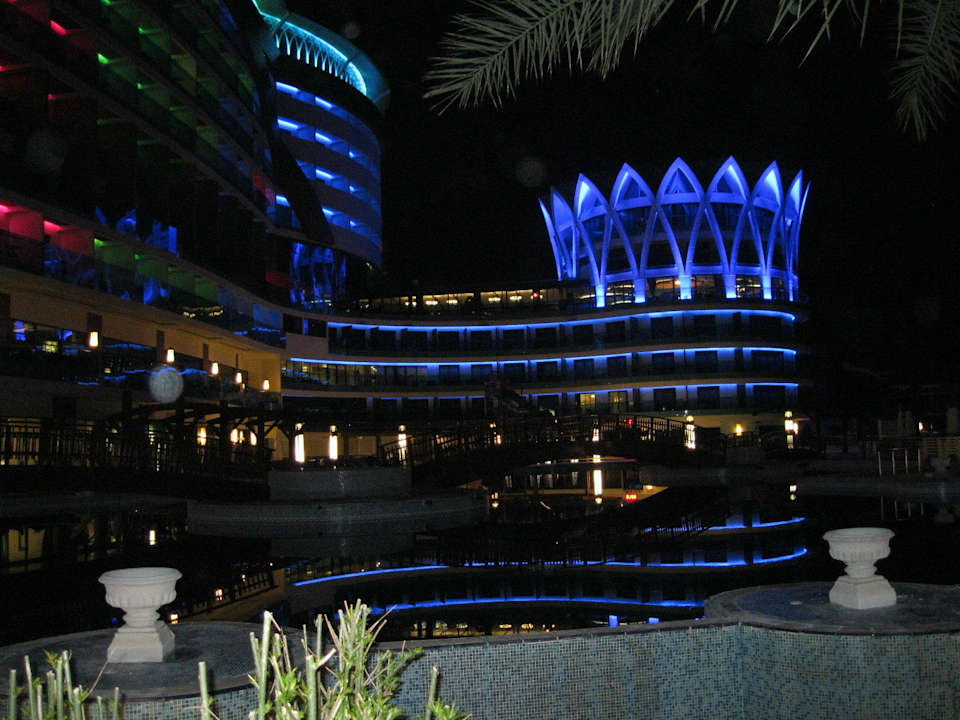 Hotel vom Pool aus gesehen Granada Luxury Okurcalar