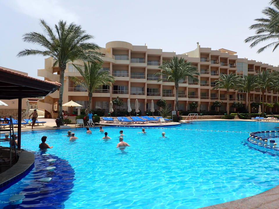 Jeden z basenów Sea Star Beau Rivage