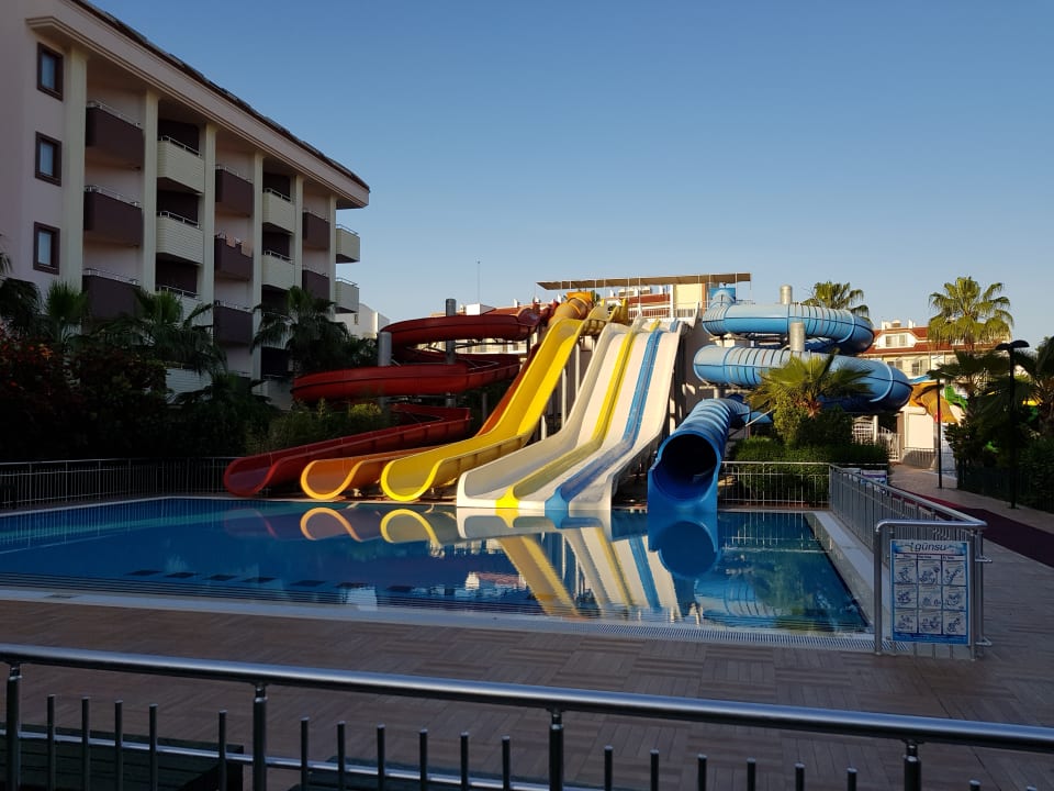 Große RutschenPool Hane Family Resort