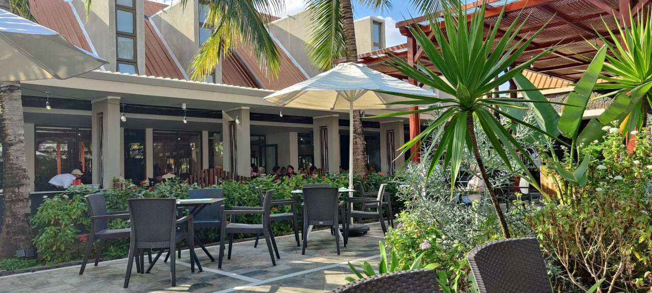 Gastro Crystals Beach Resort Belle Mare, a member of Radisson Individuals