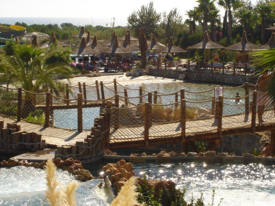 Amazon Water World Club Grand Side