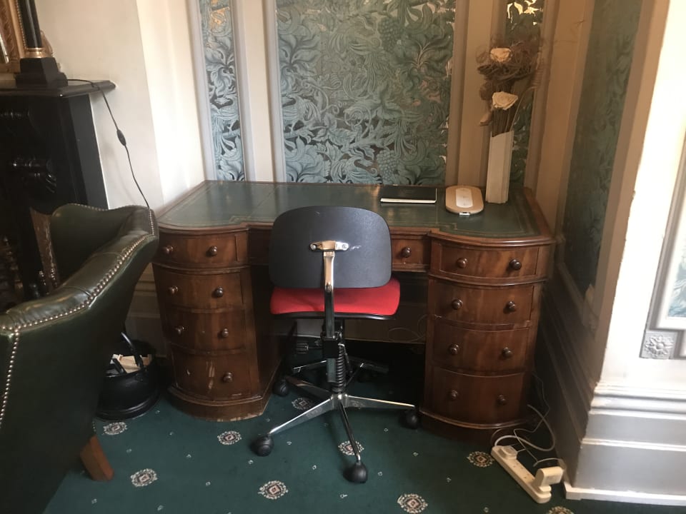 Lobby Hotel London Visitors