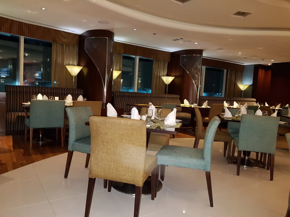 Gastro Rose Rayhaan by Rotana