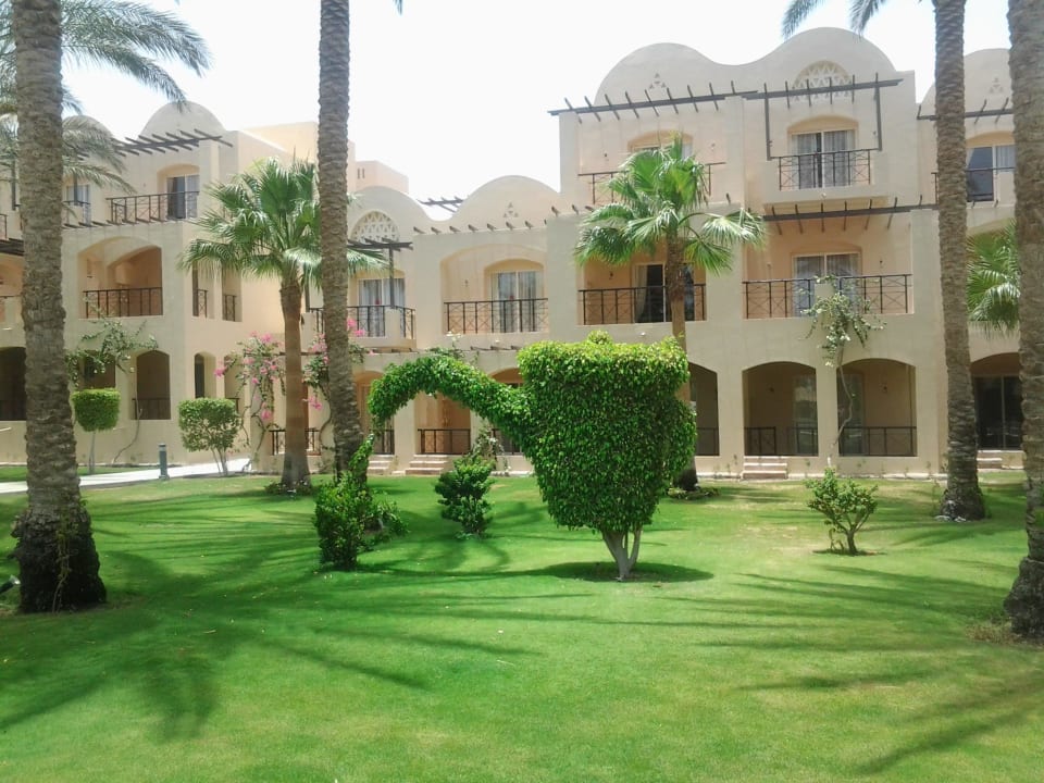 Künstlerische Gartengestaltung Hotel JAZ Makadi Star & Spa