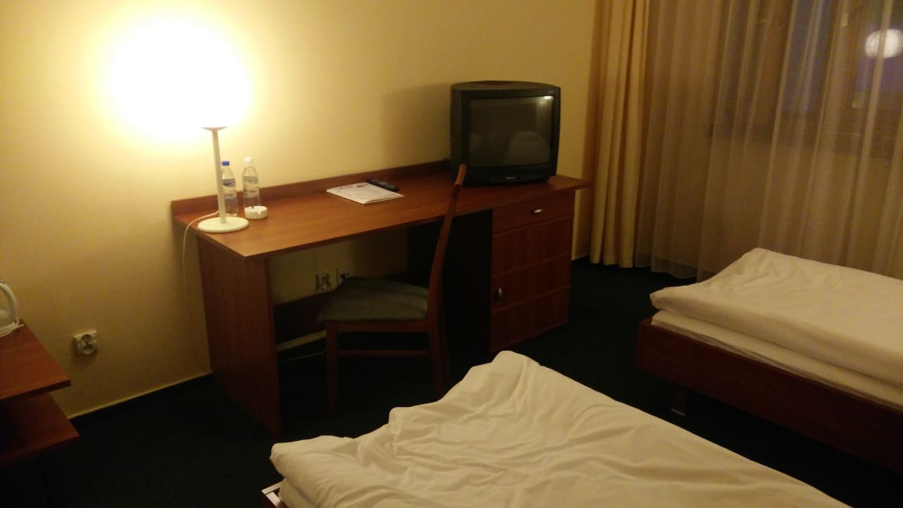 Zimmer Sangate Hotel Airport