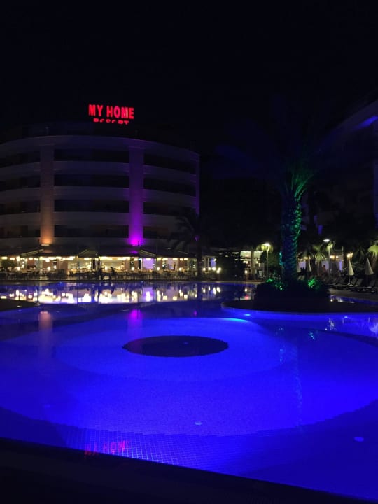 Hotel im Glanze der Nacht My Home Resort