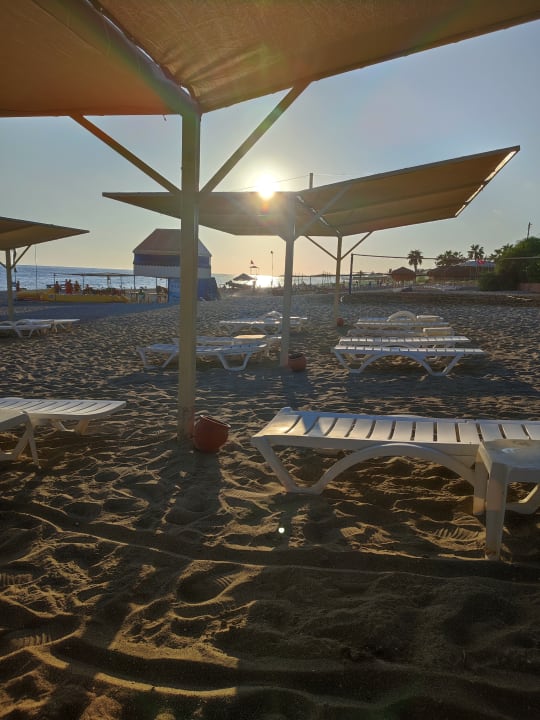 Strand Club Turtas Beach Hotel