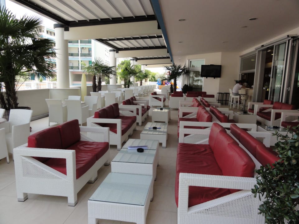 Lounge neben dem Eingang Hotel Parigi