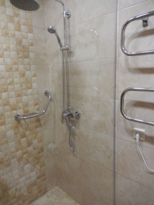 Zimmer Kecharis Hotel & Resort