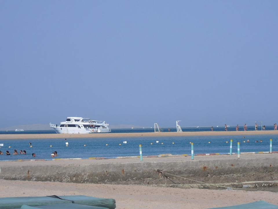 Steg und linker Strandabschnitt Giftun Azur Resort