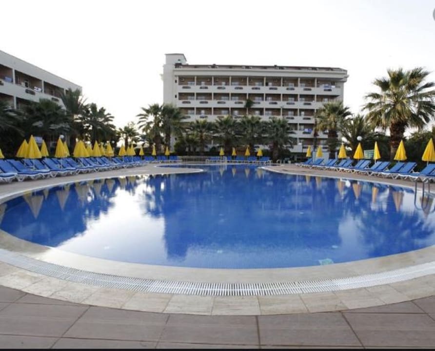 Pool Aska Bayview Resort