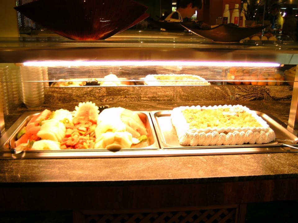 Buffet HL Miraflor Suites Hotel