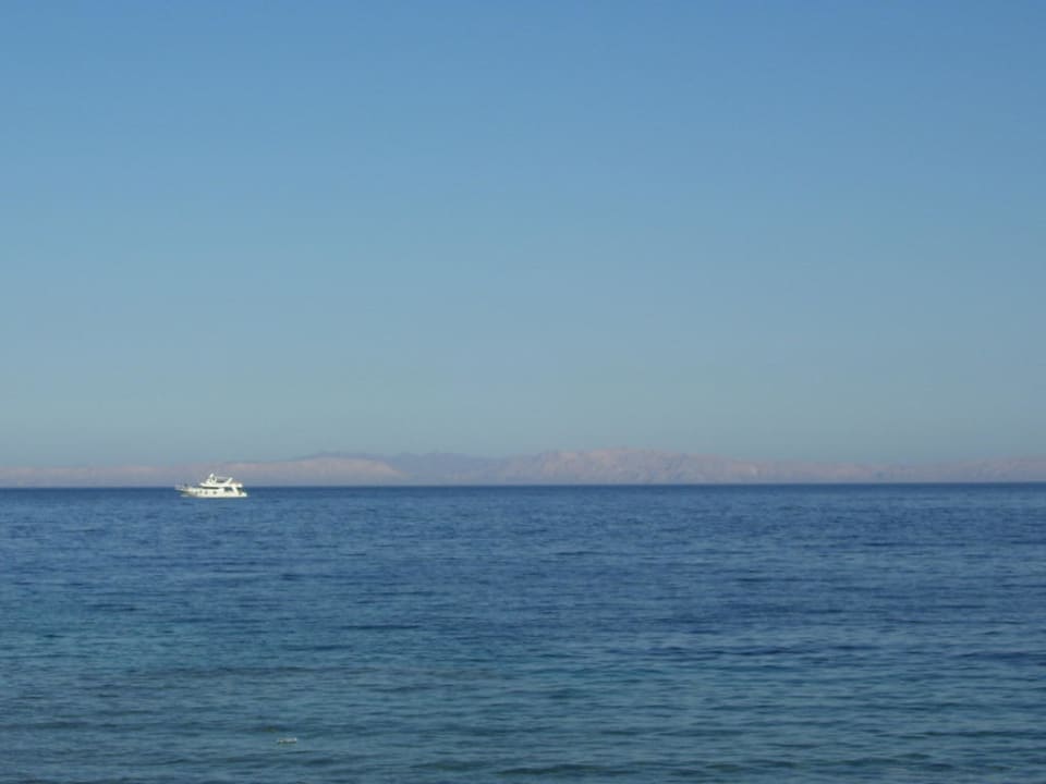 Ausblick vom Strand in Richtung Saudi Arabien Happy Life Village