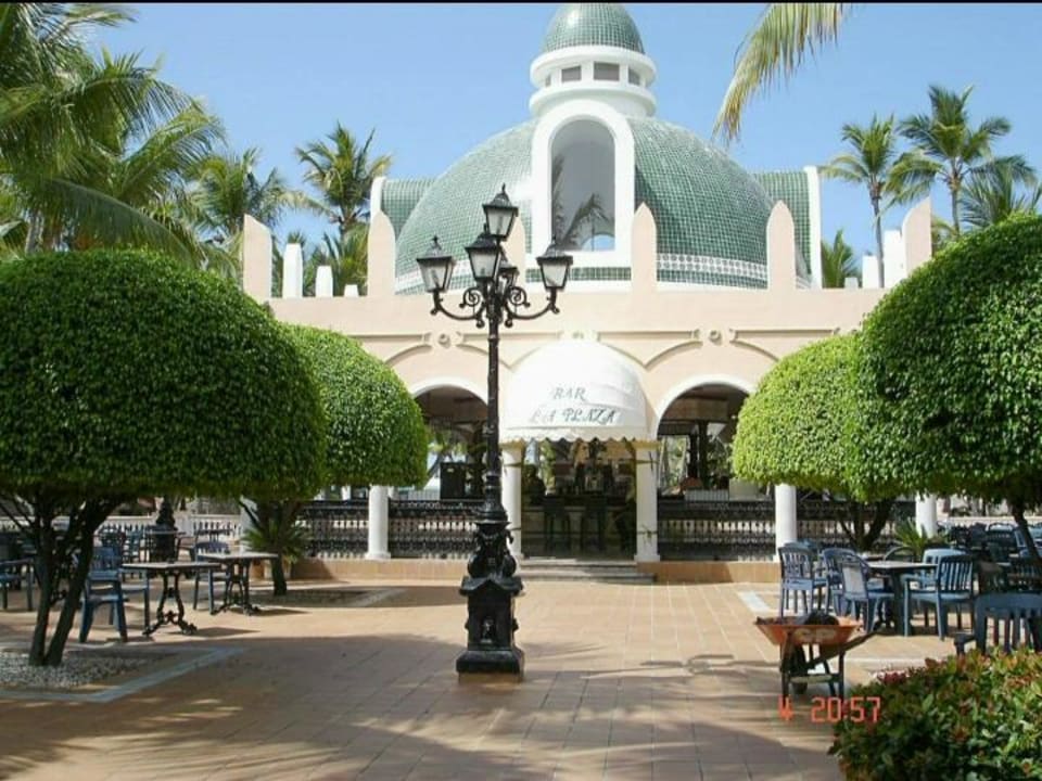 Eingang vom Strand Hotel Riu Bambu