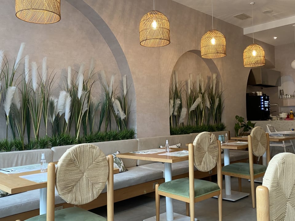 Gastro The Pearl Suites