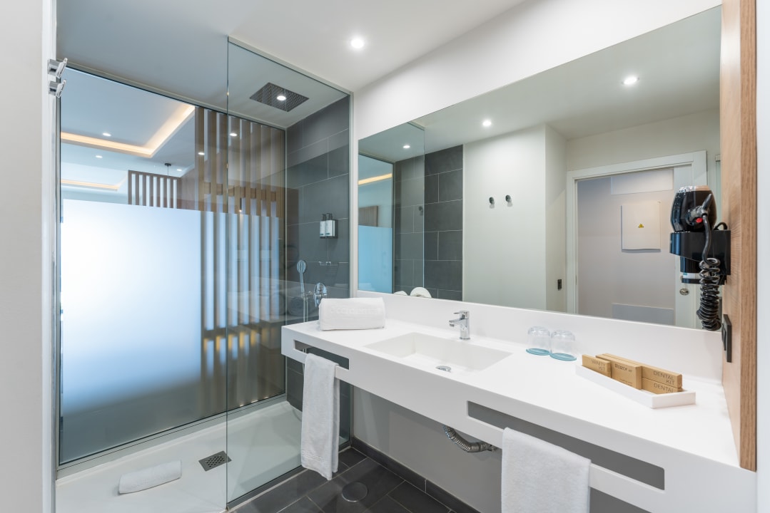 Zimmer Occidental Roca Negra