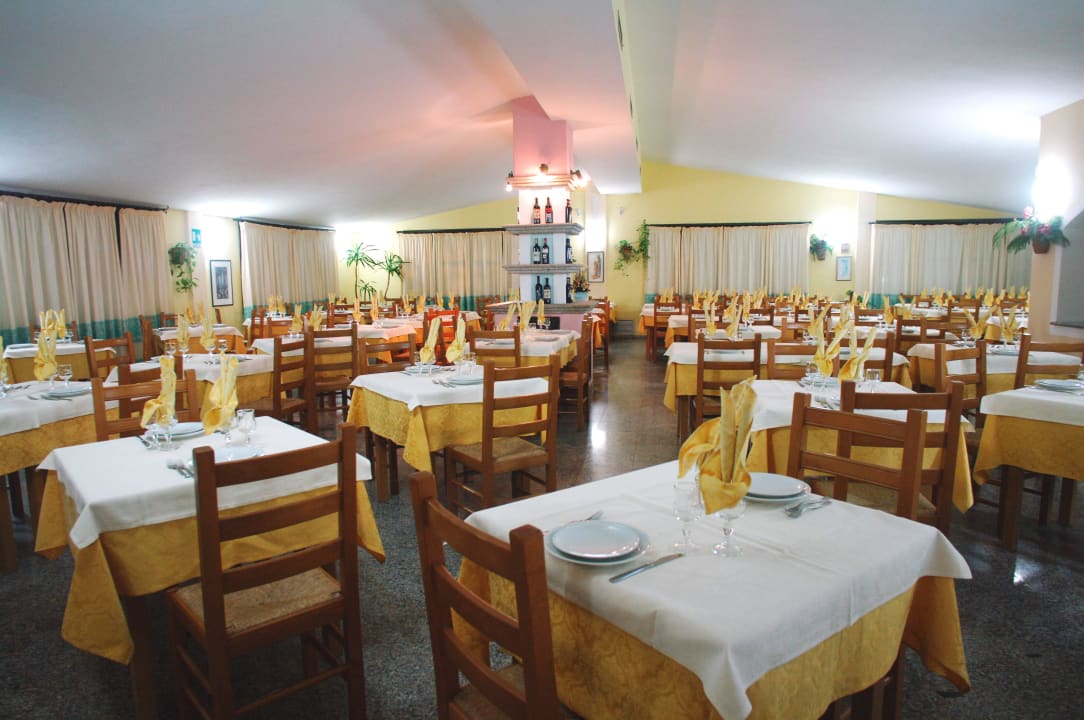 Sala ristorante Nicolaus Club Quattro Lune Resort