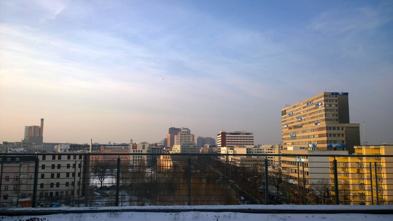 Blick auf Stresemannstraße vom Flur des 6. Stocks Holiday Inn Express Berlin City Center