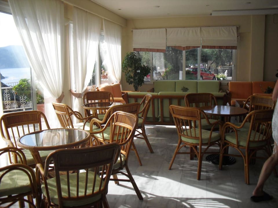 Freundliche Lobby Odysseus Hotel