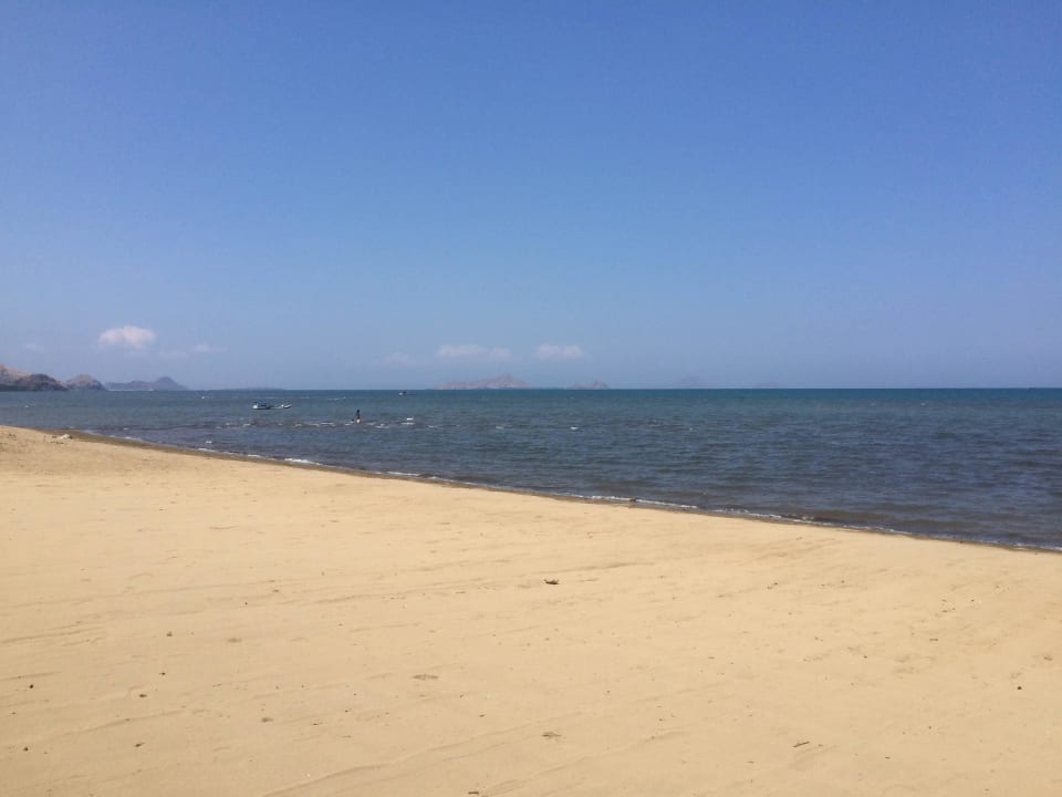 Blick nach links Puri Sari Beach Hotel