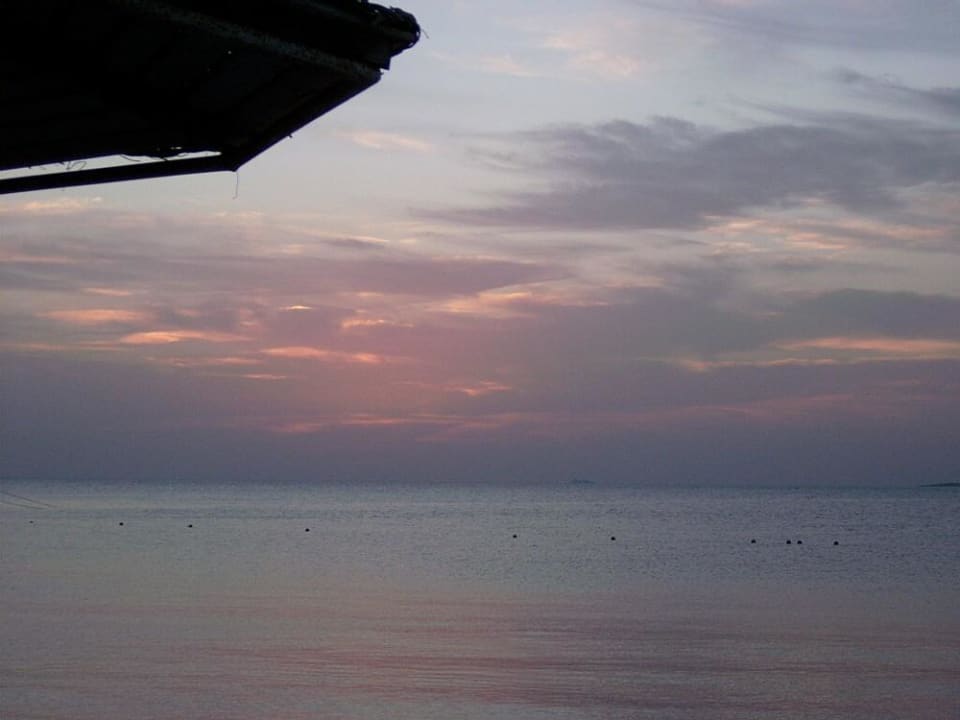Sonnenaufgang am Starnd Eagles Paradise Abu Soma