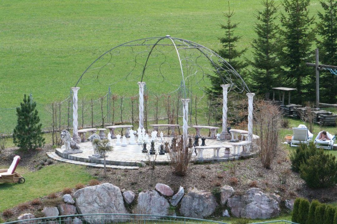 Gartenschach Wellnesshotel ...liebes Rot-Flüh