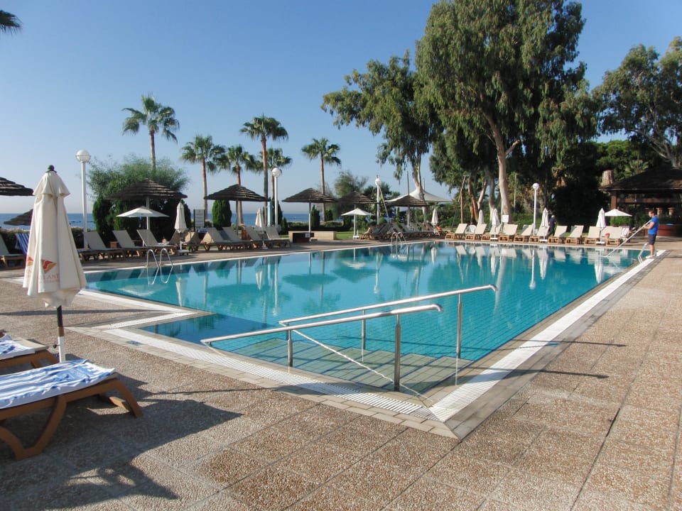Der Erwachsenen-Pool bei Tag Atlantica Miramare Beach