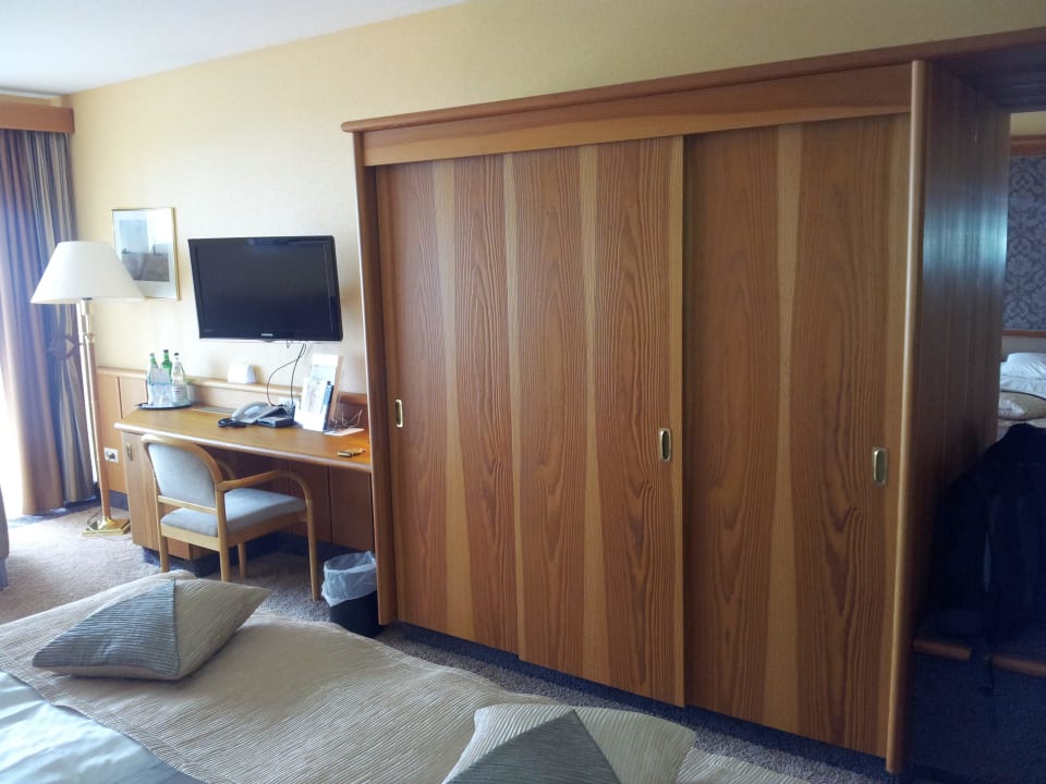 Schrank Wellness- & Nationalpark Hotel Schliffkopf, BW Signature Collection by Best Western