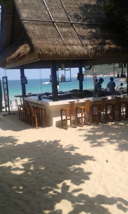 Hotelbar am Strand. Buri Rasa Village Phangan