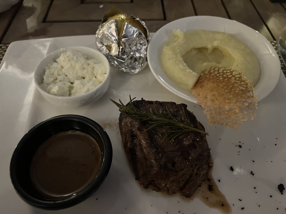 Gastro Miramar Al Aqah Beach Resort