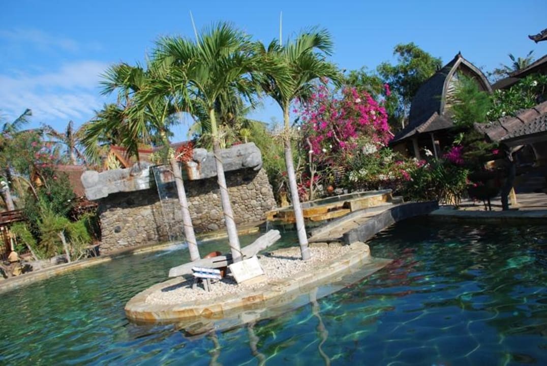 Poolansicht Hotel Vila Ombak