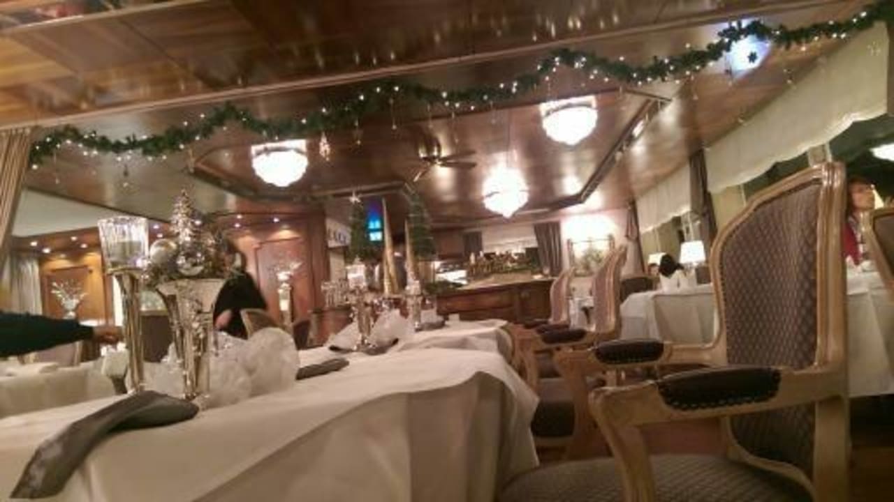 Weihnachtlicher Speiseraum Waldhotel Tannenhäuschen