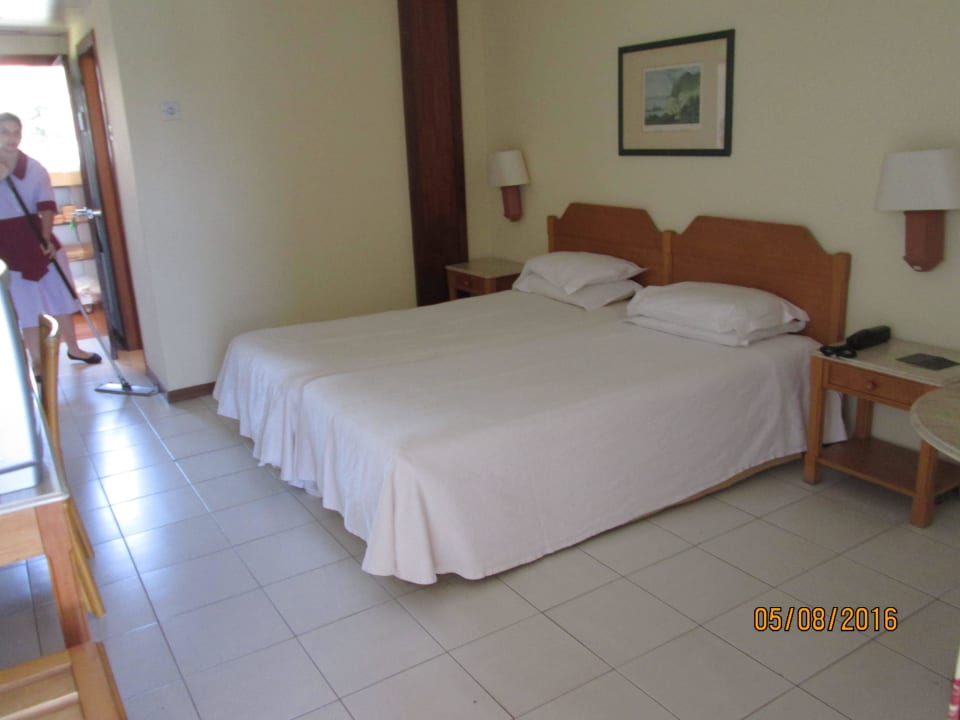 Zimmer sind ok Hotel Dom Pedro Garajau