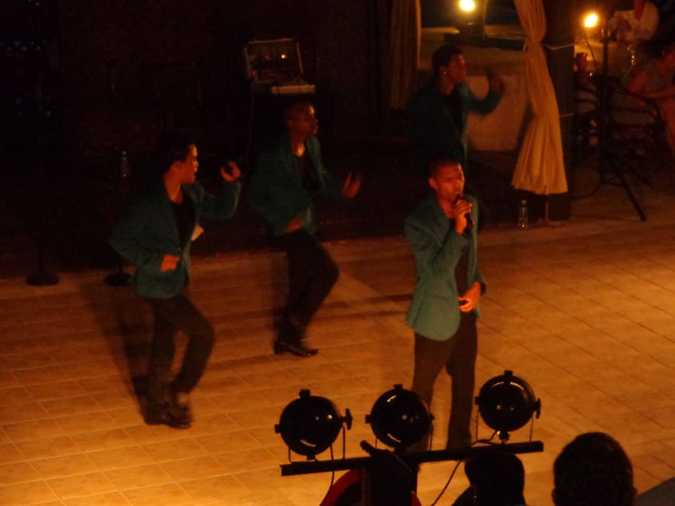 Animation am Abend Hotel Kalithea Horizon Royal