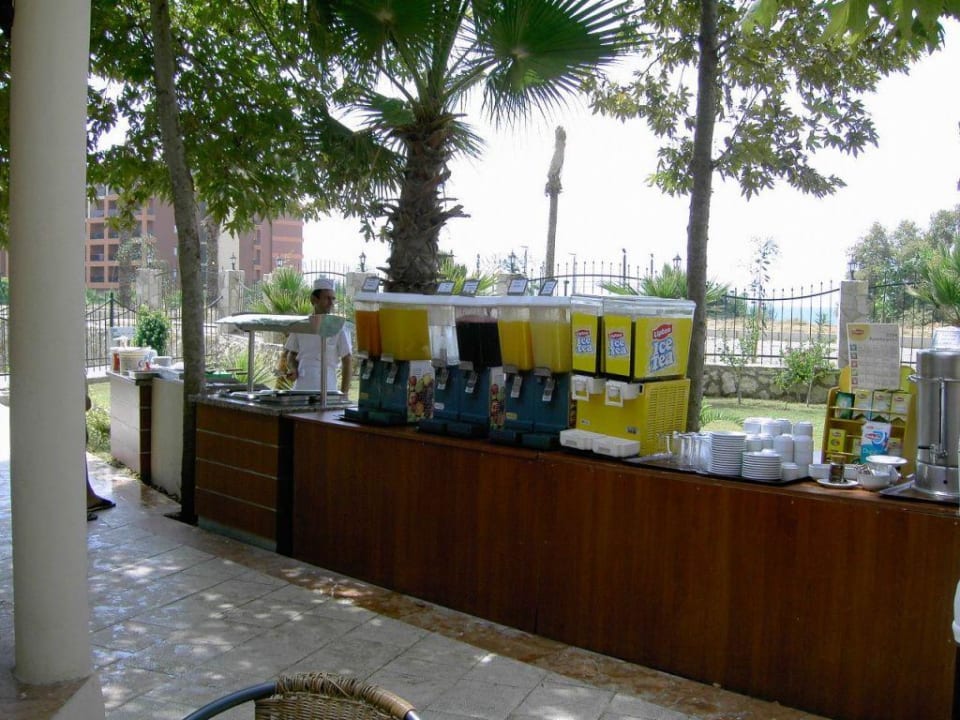 Pool Bar bis Hotel Alara Kum