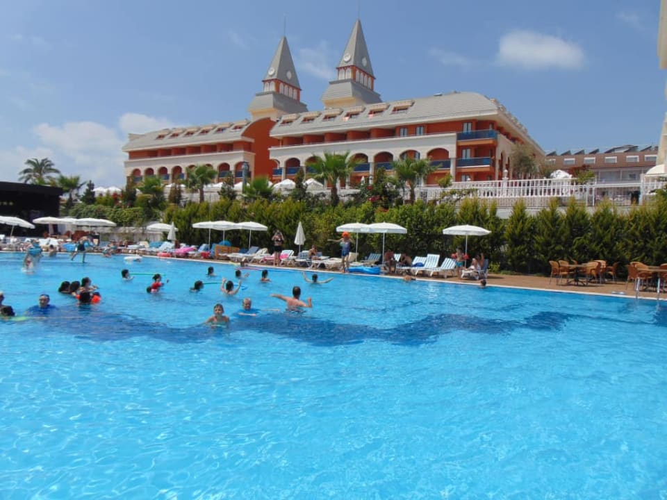 Basen Palm World Side Resort & Spa