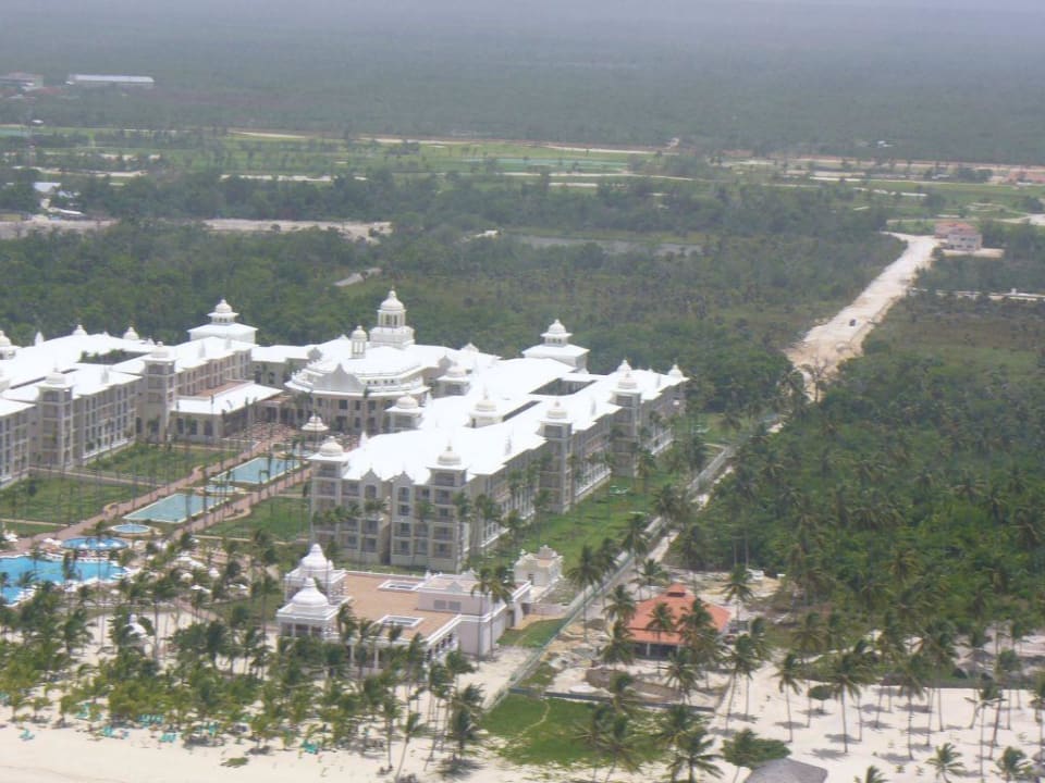 Luftaufnahme von der Strandseite Hotel Riu Palace Punta Cana
