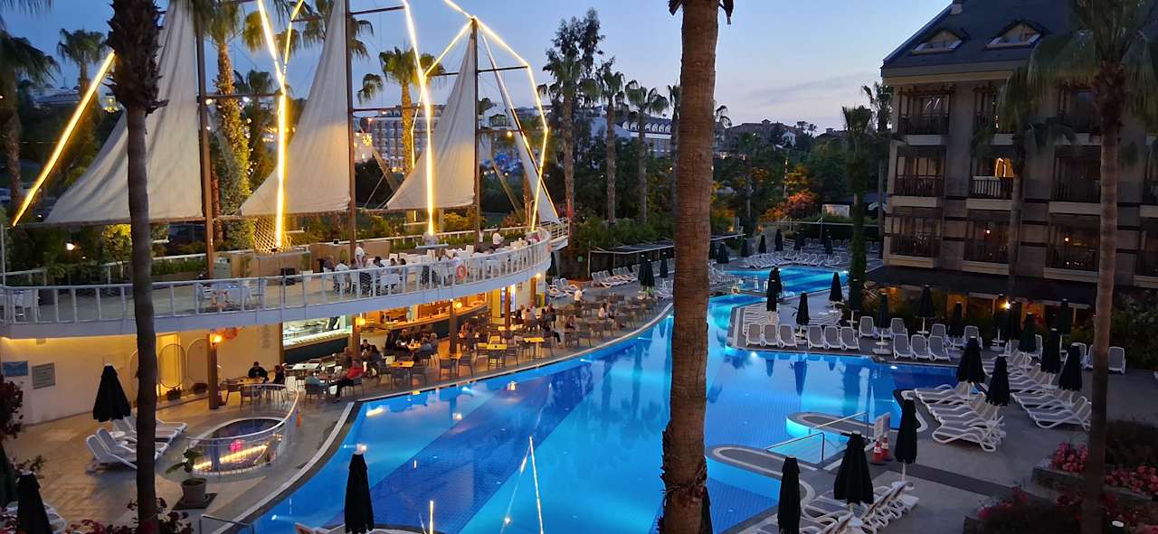 Pool Can Garden Resort