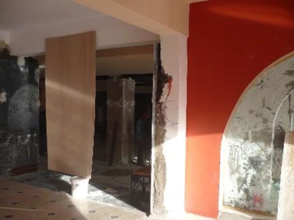 Baustelle hinter Lobby Pickalbatros Alf Leila Wa Leila Resort - Neverland Hurghada