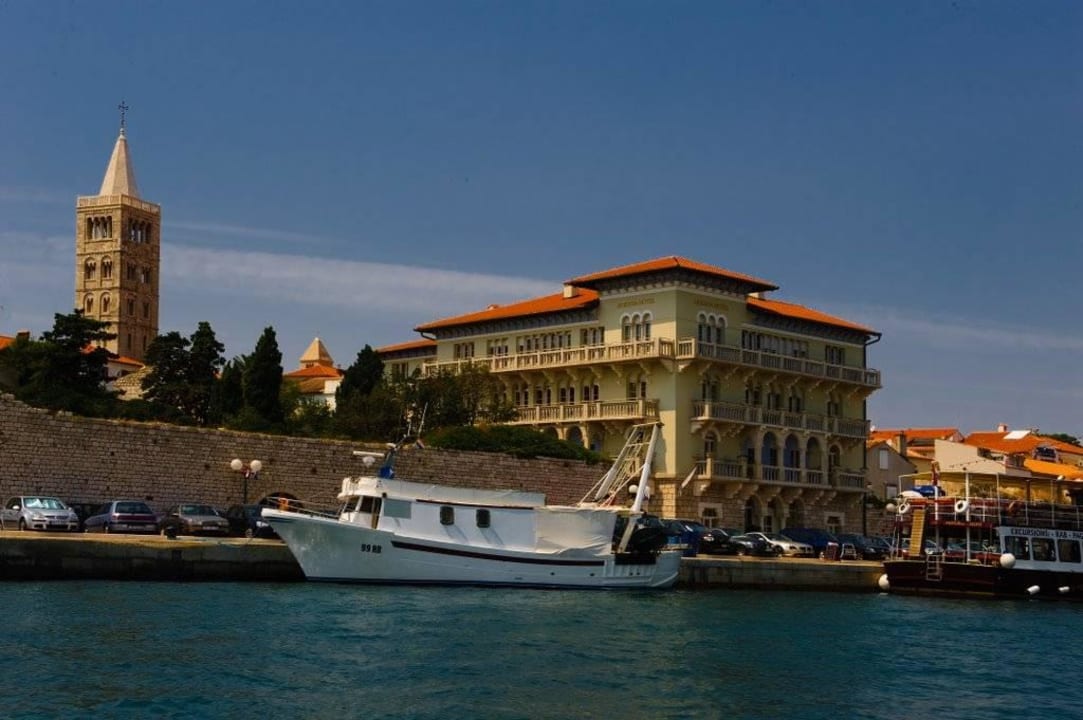 Vom Schiff ins Hotel Arbiana Hotel