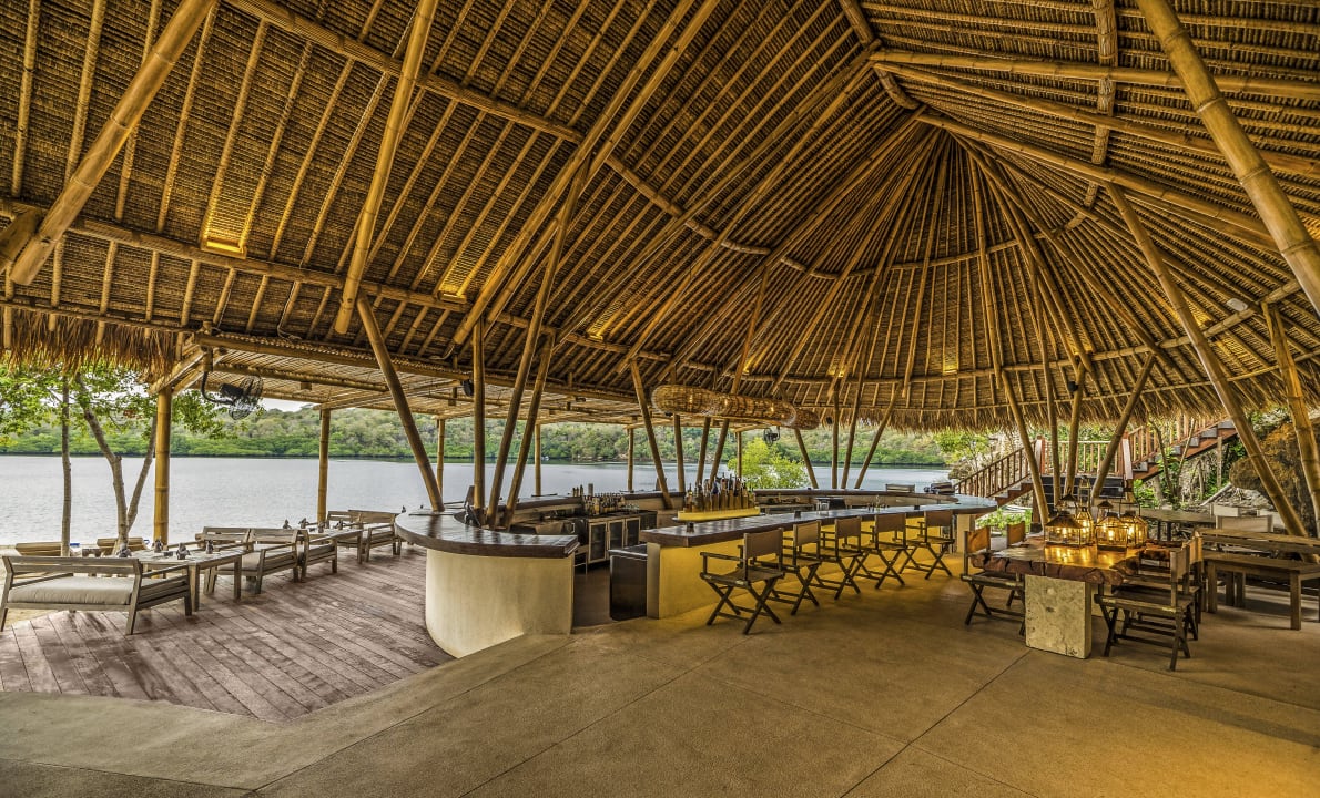 Pasir Putih Beach Club Menjangan Dynasty  Resort