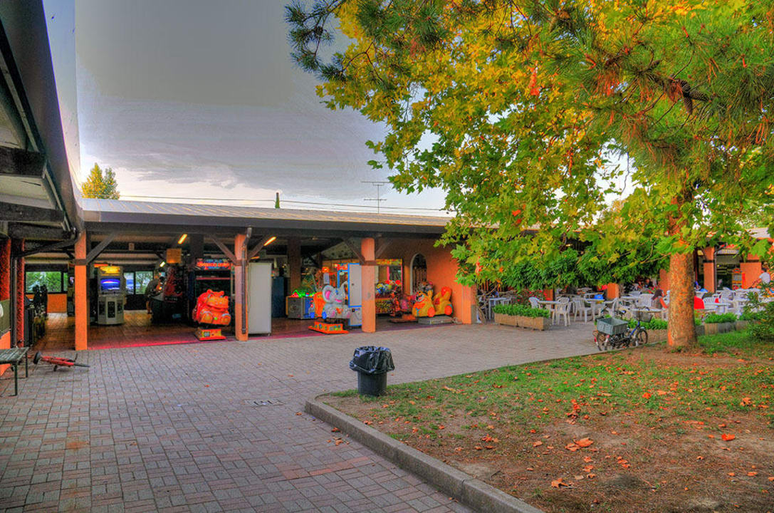 Kinder-Spielhalle Rosapineta Camping Village