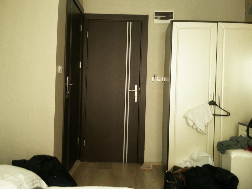 Das Zimmer im Gegenüberliegenden Gebäude Hotel Esen