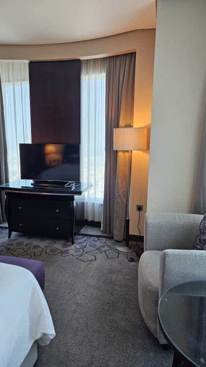 Zimmer Rose Rayhaan by Rotana