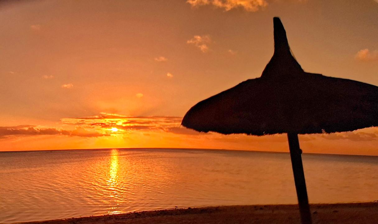 Strand La Pirogue Mauritius