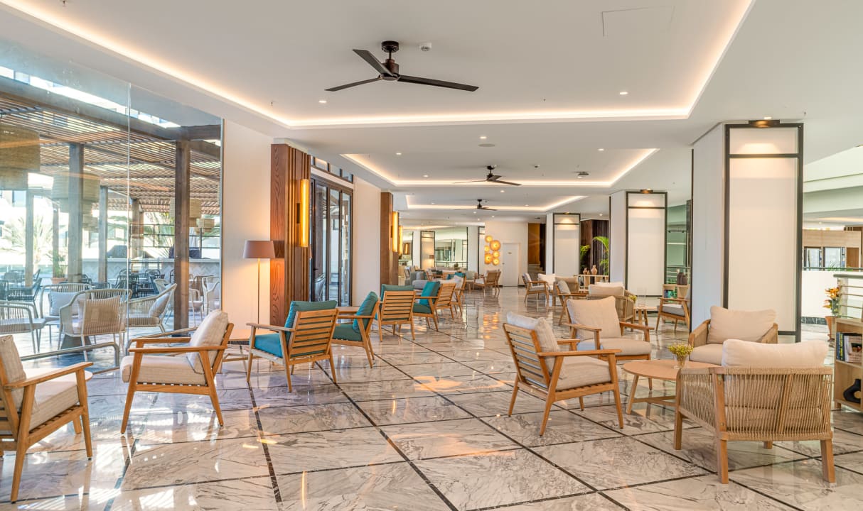 Lobby Mediterranean Palace Hotel